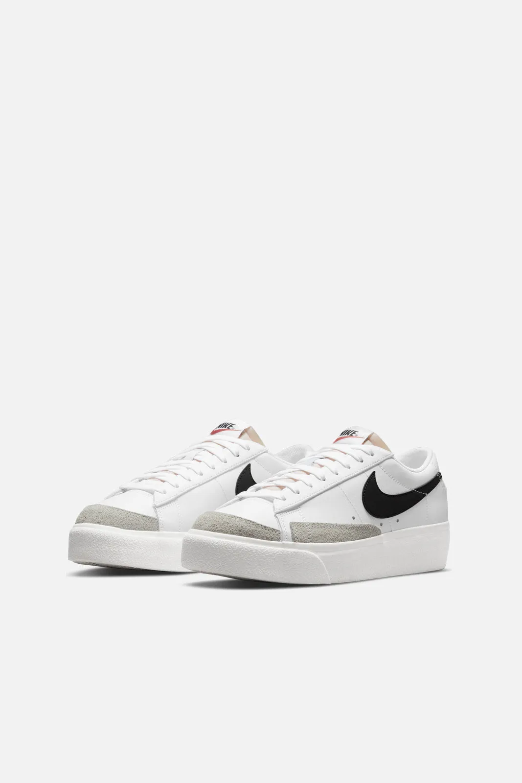 Nike Blazer Low Platform - White/black-sail-team Orange