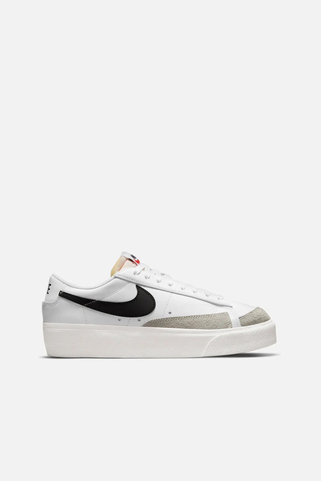 Nike Blazer Low Platform - White/black-sail-team Orange