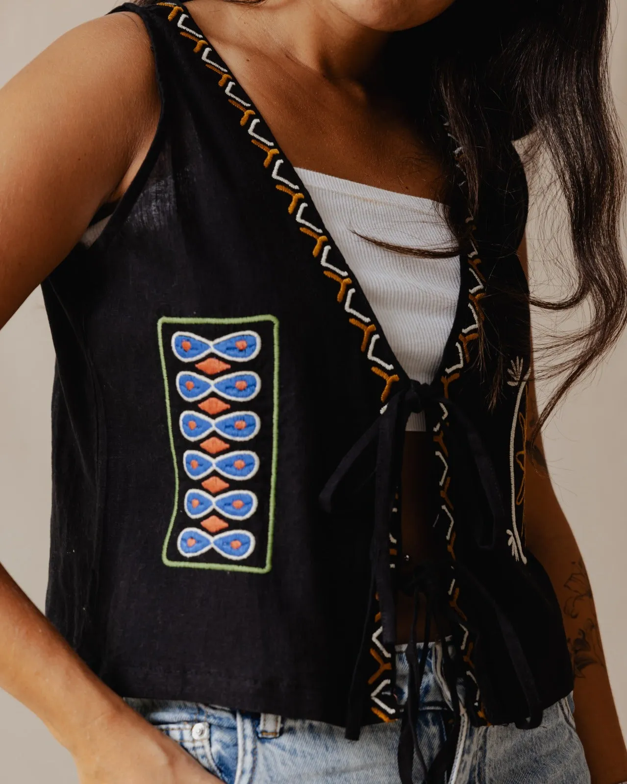 Nomadic Vest Black